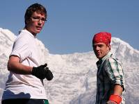 Students working on a community project in the Annapurna region |  <i>Ian Trafford</i>