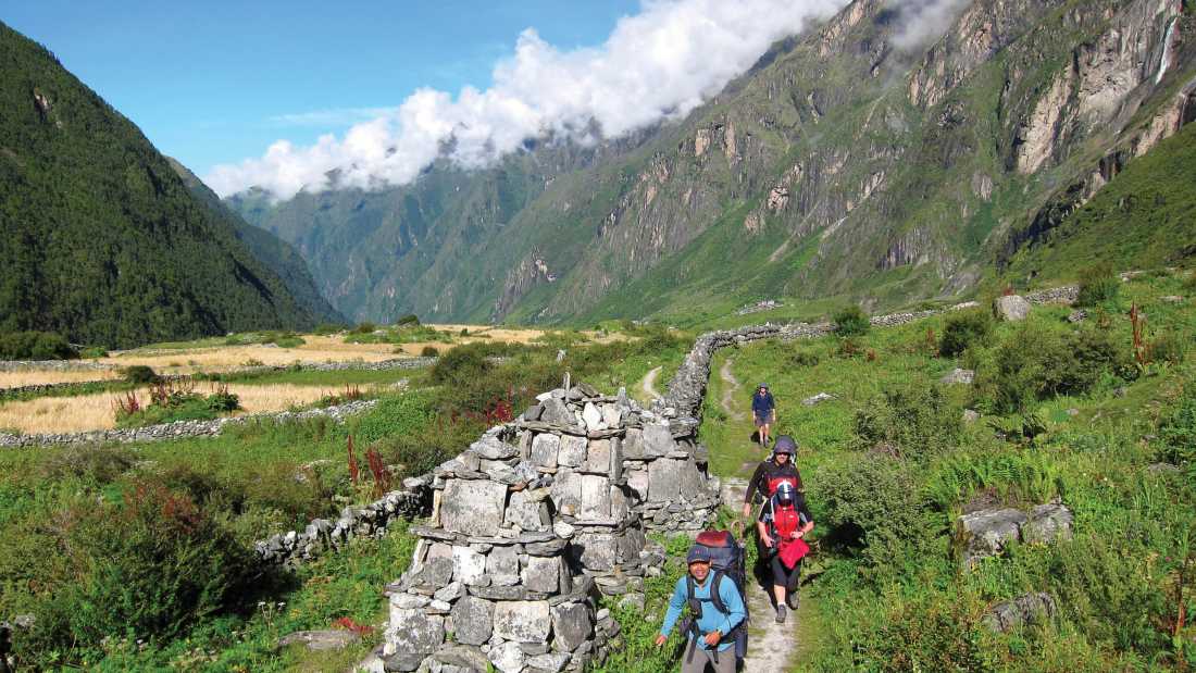 Trekking near Kyanjin Gompa |  Soren Kruse Ledet