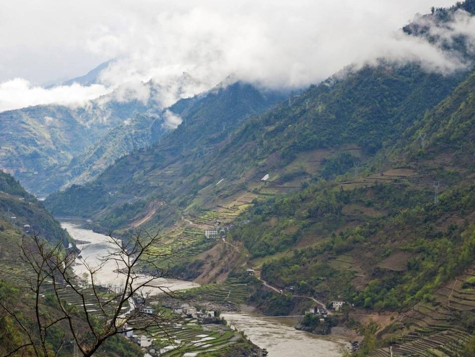 Our Positive Impact Projects, such as the Hydropower Project in China, supports local economies and their sustainable development. |  <i>South Pole</i>