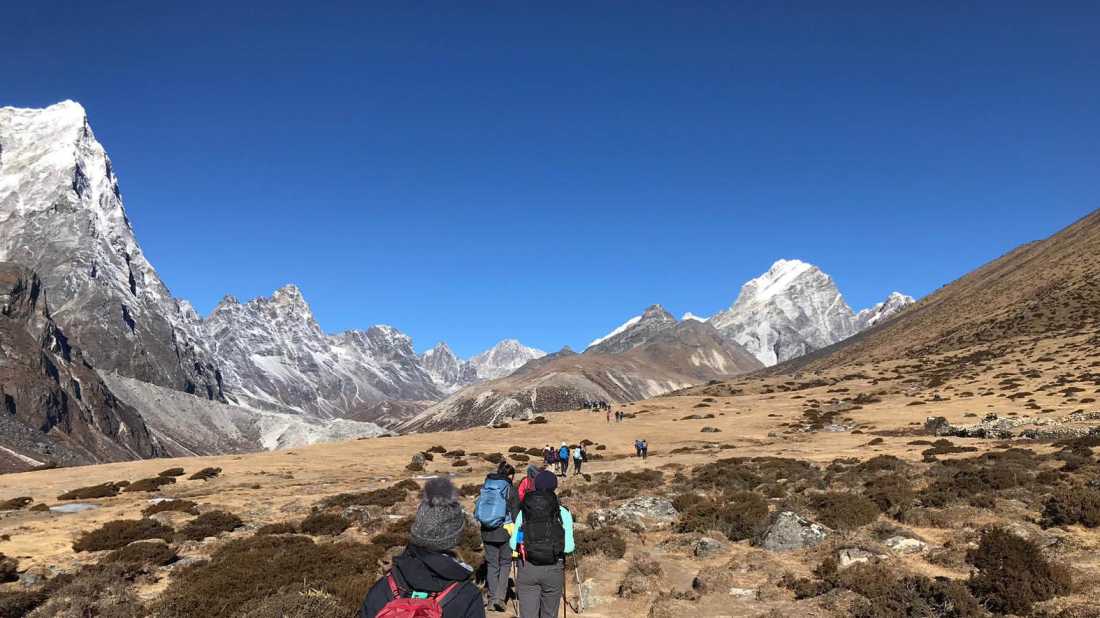 Students on their way to Everest Base Camp | Russell Deer | Braemar College